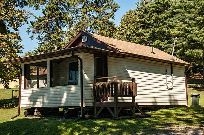 Cottage 8  - One Bedrooms - Sleeps 2 people - Moonlight Bay Cottages, fishing adventures in the heart of Northern Ontario